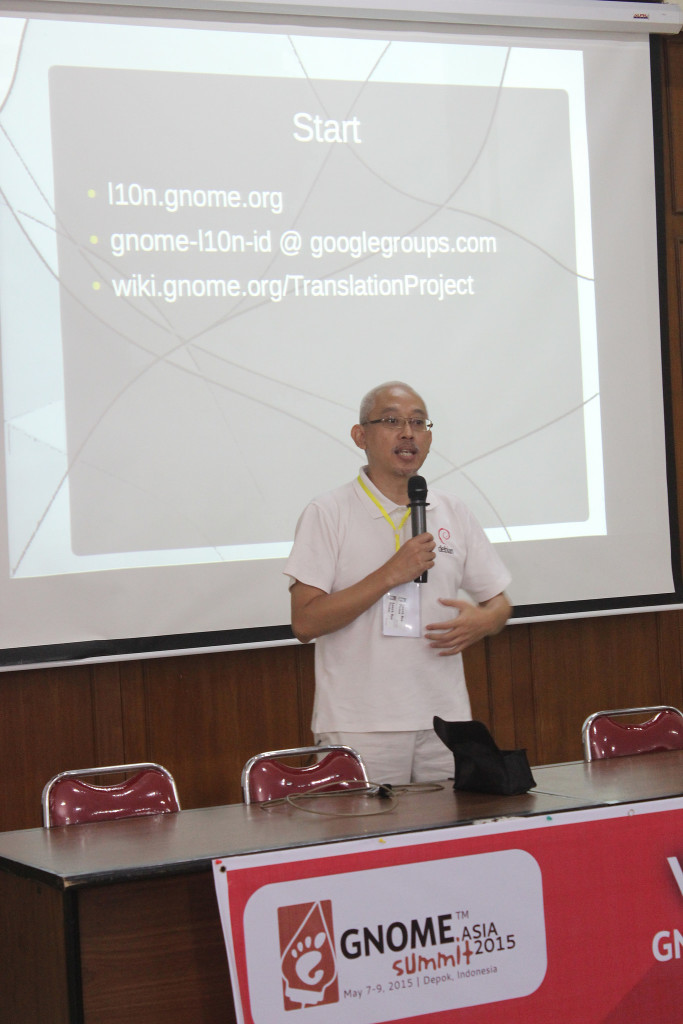 Mr. Andika Triwidada giving his workshop. Photo taken by  GNOME Asia Summit 2015 Local Committee -  https://creativecommons.org/licenses/by-nc/2.0/