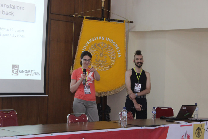 Kate and Alex, they are so cute :)). Photo taken by GNOME Asia Summit 2015 Local Committee - https://creativecommons.org/licenses/by-nc/2.0/