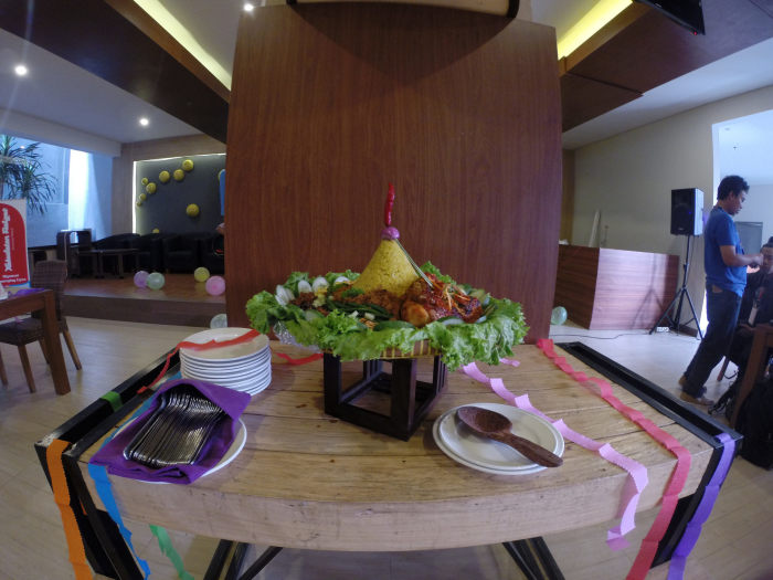 Tumpeng, the VLC logo rice :p